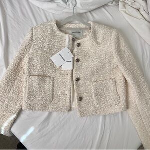Cream Pusumede cropped blazer with shoulder padded #glamour